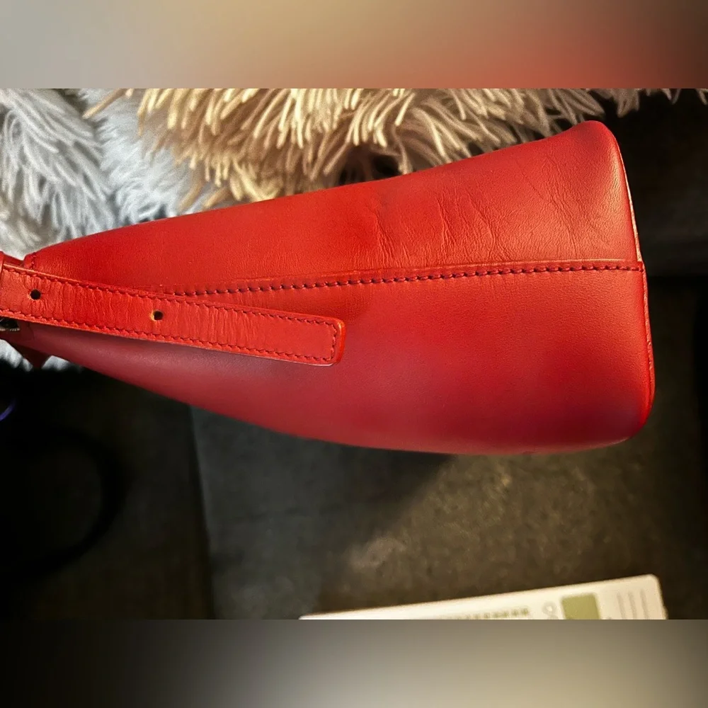 SOLD Authentic Burberry handbag in beautiful condition. - Picture 7 of 12